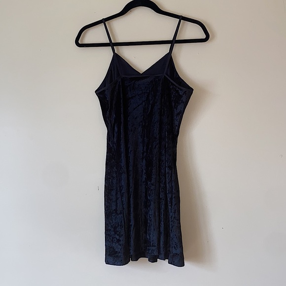 Velvet Chemise - Picture 4 of 5